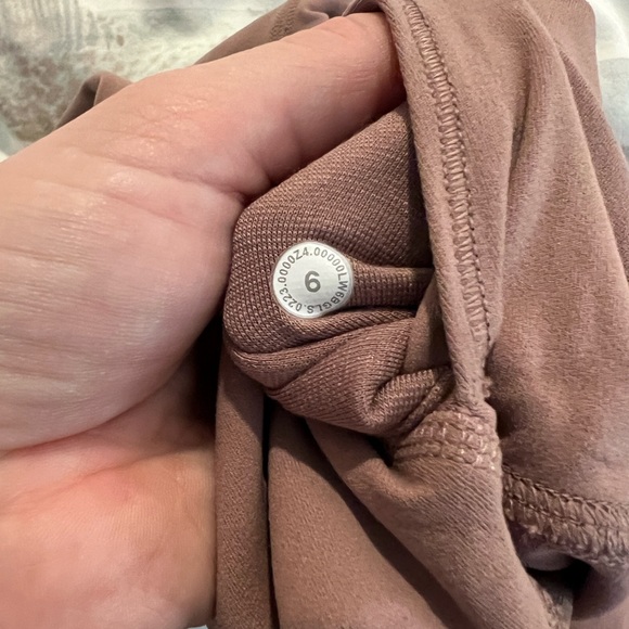 NWT Lululemon Align High-Rise Crop 23" in
Twilight Rose - Picture 8 of 8